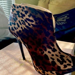 Kenneth Cole New York Leopard Print Test Time Booties